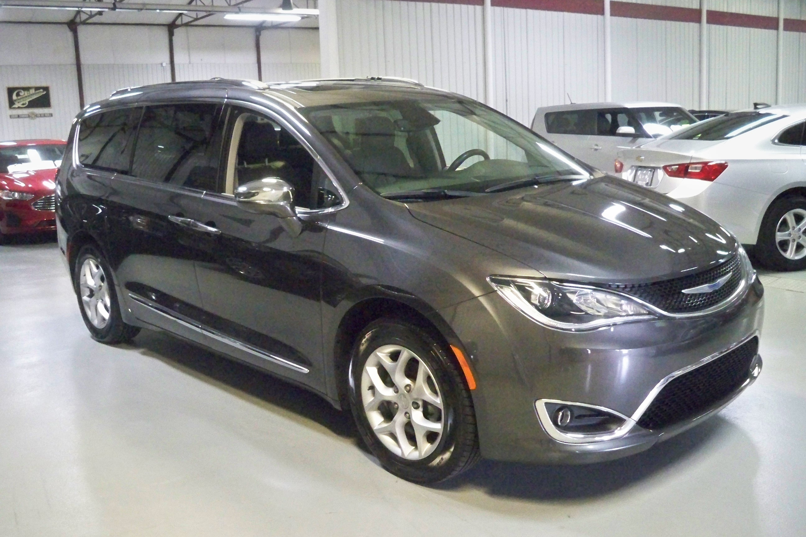 Used 2019 Chrysler Pacifica Limited