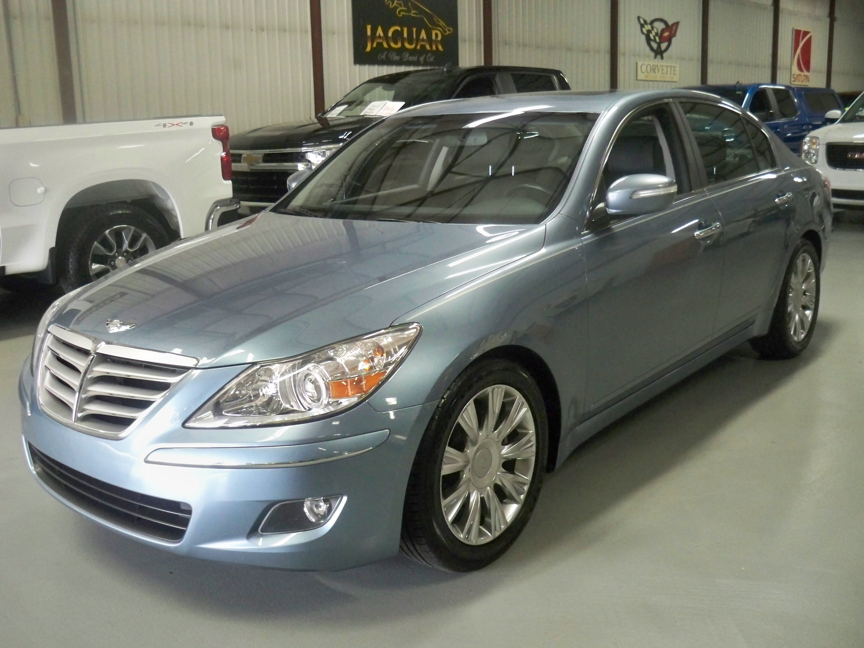 2009 Hyundai Genesis 3.8's photo