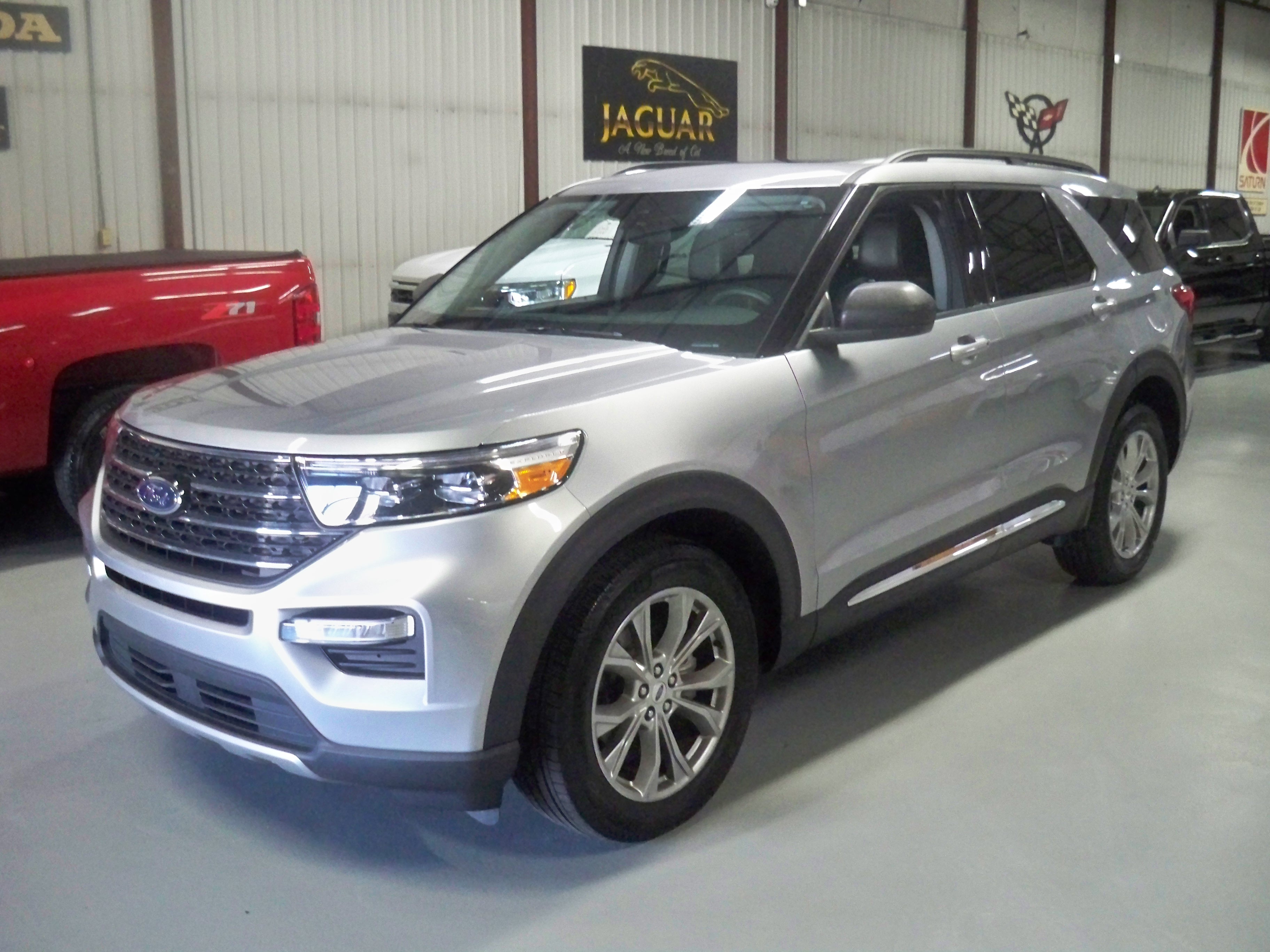 Used 2024 Ford Explorer Xlt 4x4