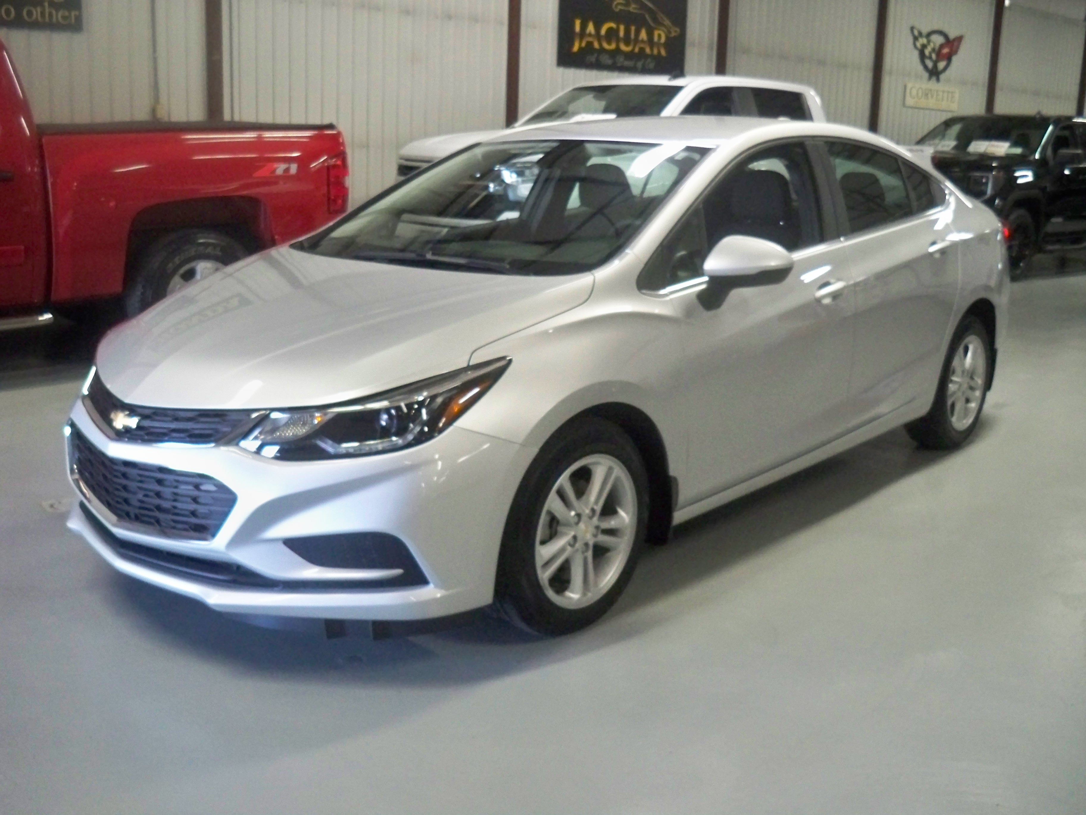2017 Chevrolet Cruze LT Auto's photo